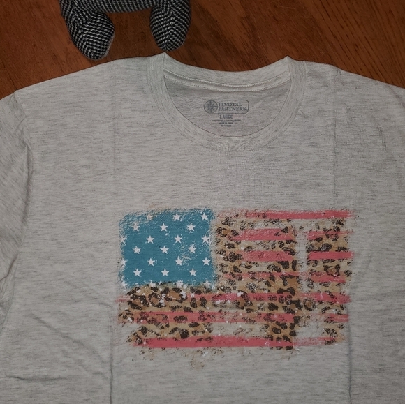 Pivotal Partners Tops - Leopard Print and Flag Tshirt in Oatmeal Color